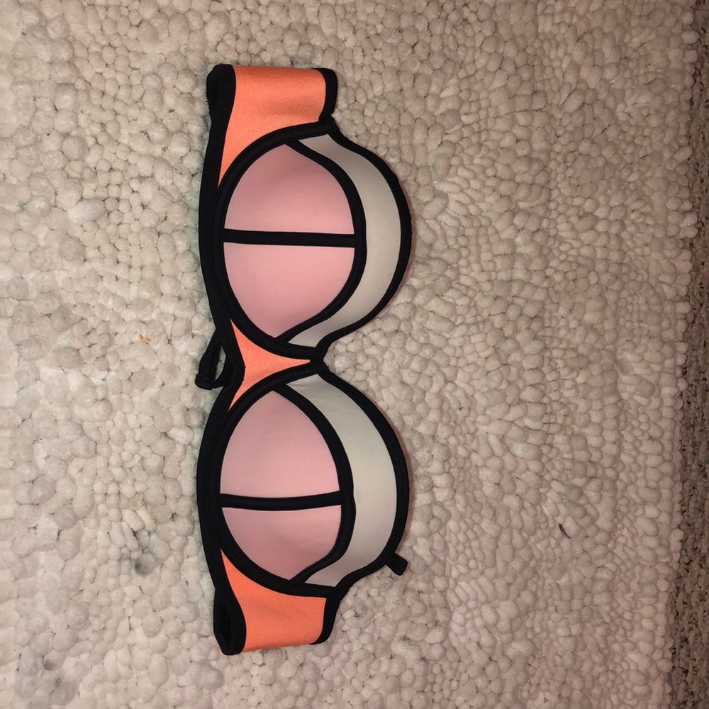 Triangl bikini top